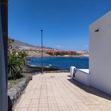 Caleta Адехе